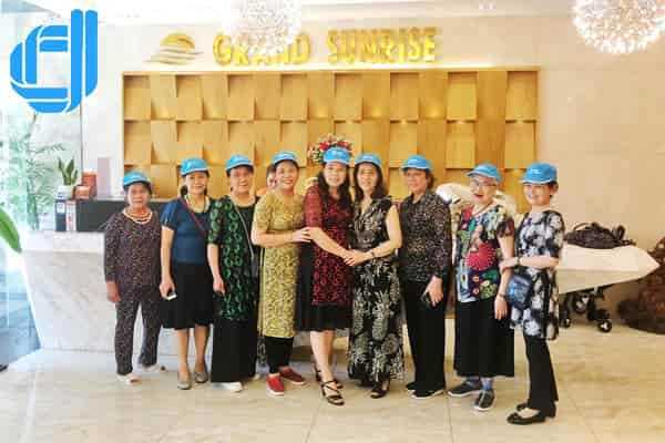 D2tour tổ chức đoàn giáo viên về hưu du lịch Đà Nẵng 3 ngày 2 đêm